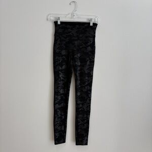 Spanx High Waisted Camouflage Shaping Leggings Size S